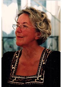 Helga Oeser